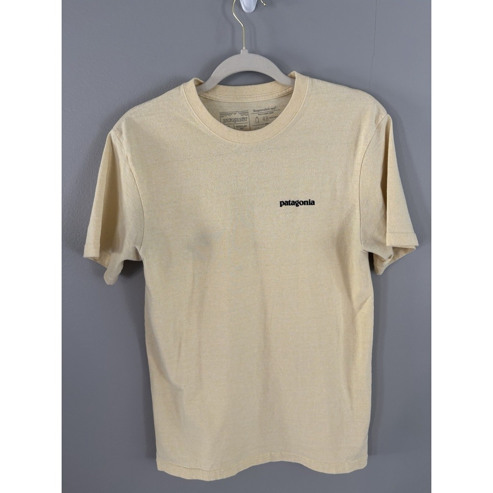 Patagonia T Shirt Mens S‎ Yellow Regular Fit Short Sleeve Responsibili-tee Logo